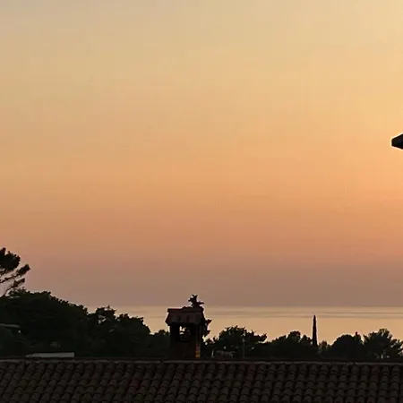 Гостевой дом Romantic For Two Persons 3*