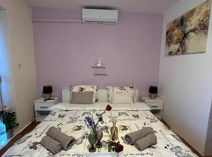 Romantic For Two Persons Guest house