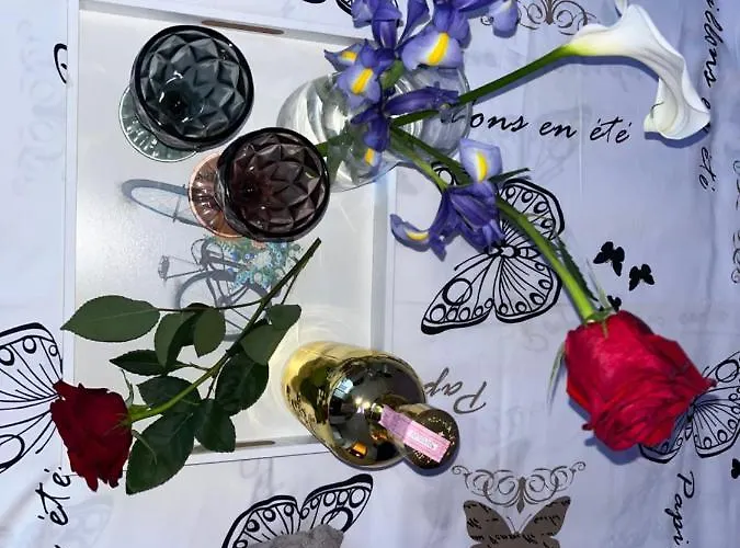 Гостьовий будинок Romantic For Two Persons