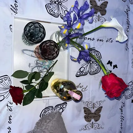 Vendégház Romantic For Two Persons